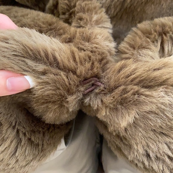 Faux fur Sunday Best Aritzia jacket - Picture 8 of 11